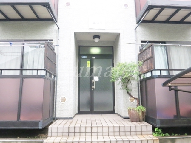 司ハイツのエントランス|こちらが入口です☆