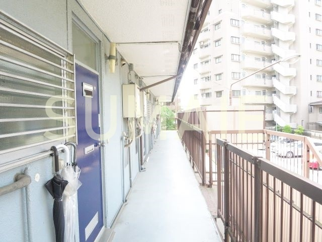 コトブキ・ハイツ　２号棟のロビー|建物廊下