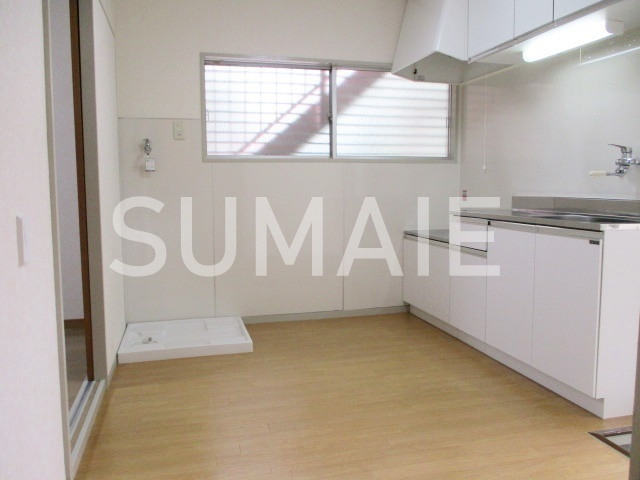 コトブキ・ハイツ　２号棟の居間・リビング|ダイニングルーム。