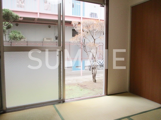 コトブキ・ハイツ　２号棟の和室|落ち着いた和室です。