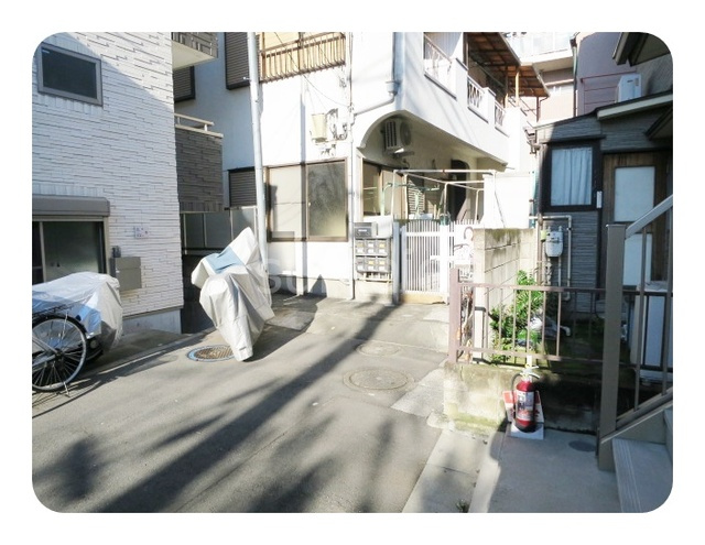 永山コーポのエントランス|建物の入口付近です♪