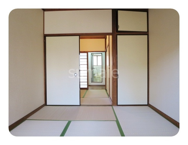 永山コーポの居間・リビング|落ち着いた畳のお部屋です♪