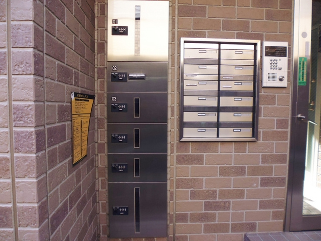 アムール壱番館のセキュリティ|オートロック完備！宅配ボックスもあります☆