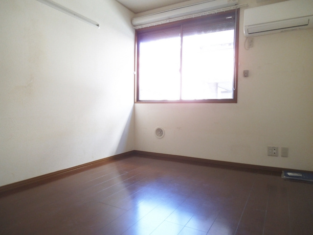 アムール壱番館の居間・リビング|使いやすい形の１Ｋです☆