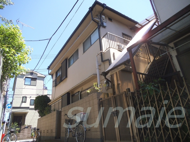 ベルメゾンの外観|角地ですから日当たりいいですよ