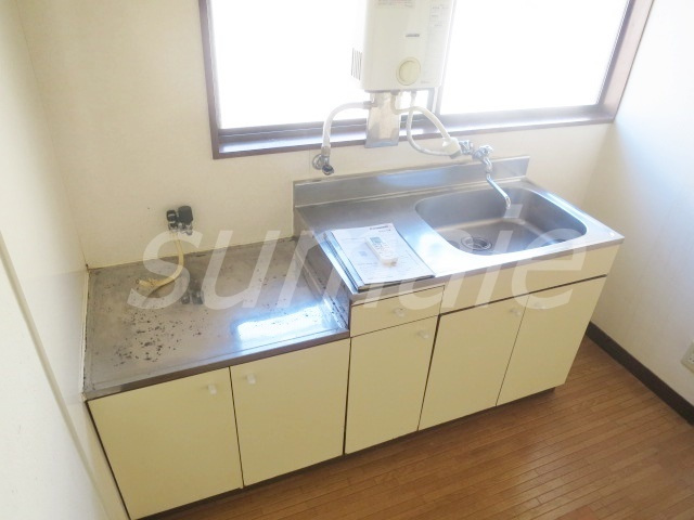 ベルメゾンのキッチン|キッチンです♪2口コンロの残置物がついてます♪