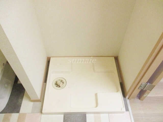 ドミール十条の設備|洗濯機置き場です☆