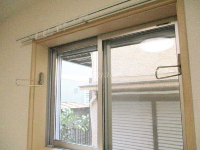 ドミール十条の設備|室内物干し金具です☆
