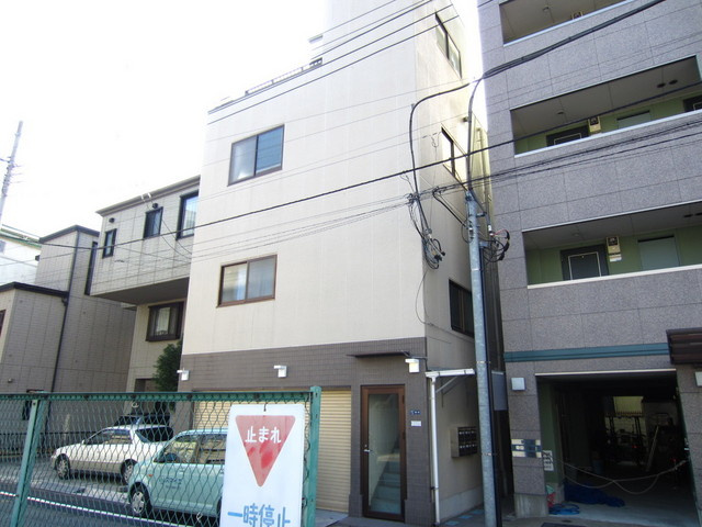 プレイス中村の外観|外壁タイル貼りです。