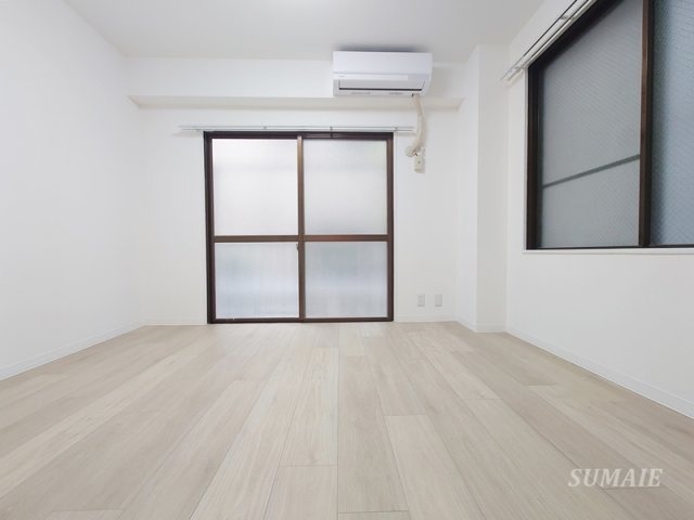 びる・いしだいらの居間・リビング|角部屋2面採光です☆