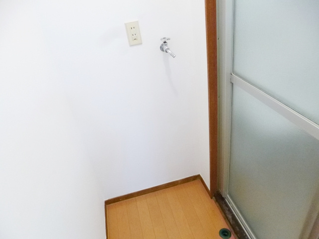 古澤マンションの設備|洗濯機はこちらに置けます☆