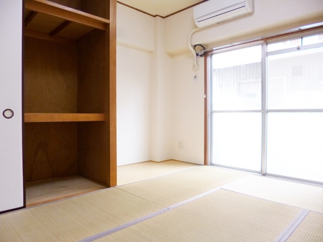 古澤マンションの寝室|6帖の和室です☆