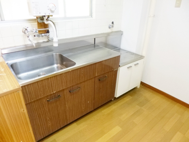 古澤マンションのキッチン|ガスコンロ設置可のキッチンです☆