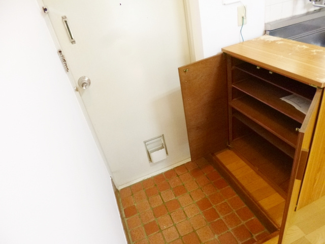 古澤マンションの玄関|玄関に下駄箱付いてます☆