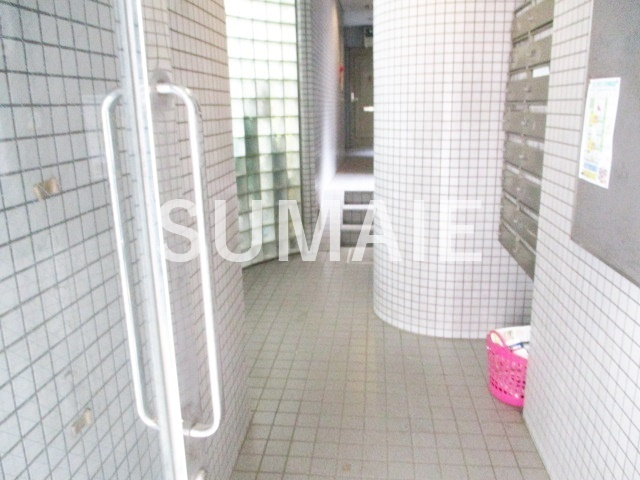 中村ビルのロビー|建物入り口です☆