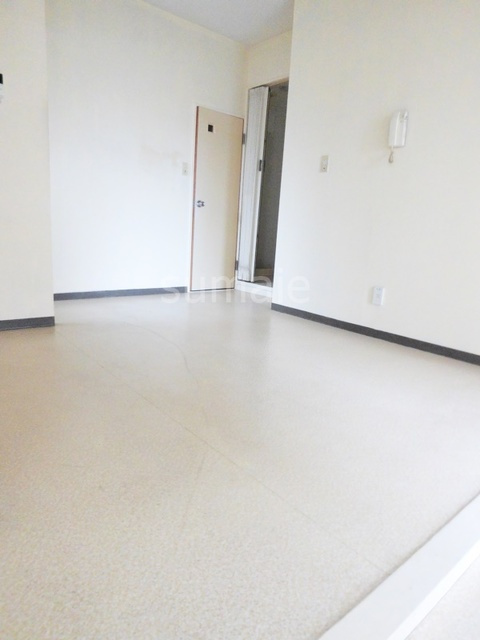 中村ビルの居間・リビング|LDKです☆