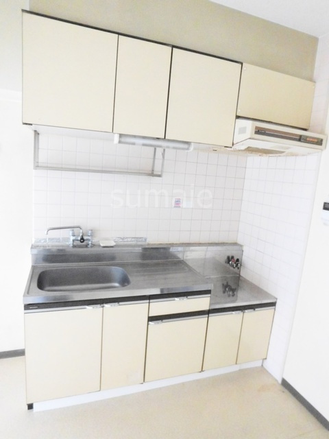 中村ビルのキッチン|ガスコンロ設置可能キッチンです☆