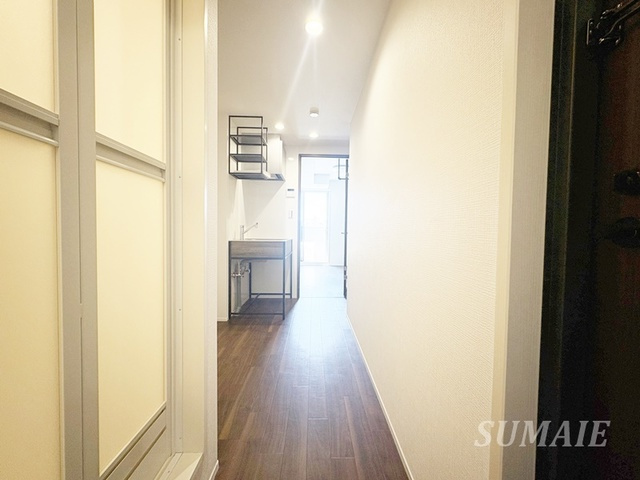 ロッソ・カンパーナの居間・リビング|玄関からのアングルです☆