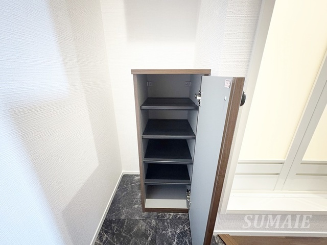 ロッソ・カンパーナの収納|シューズボックスです☆