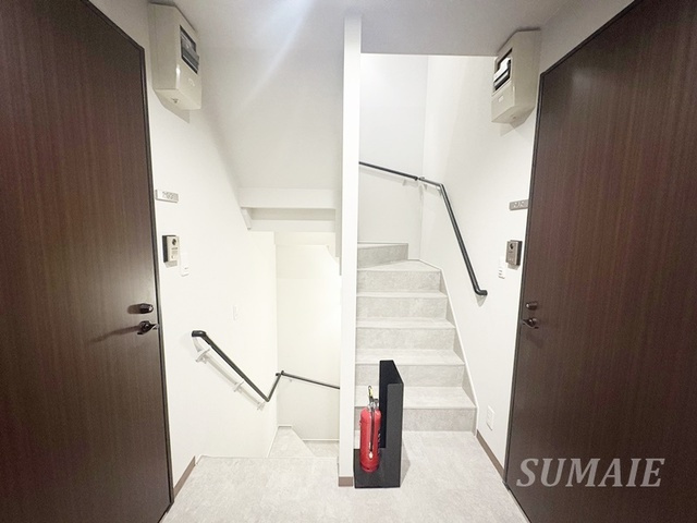 ロッソ・カンパーナのロビー|階段です☆