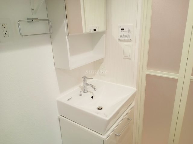 レピュア東十条駅前レジデンスの洗面所|独立洗面台です☆