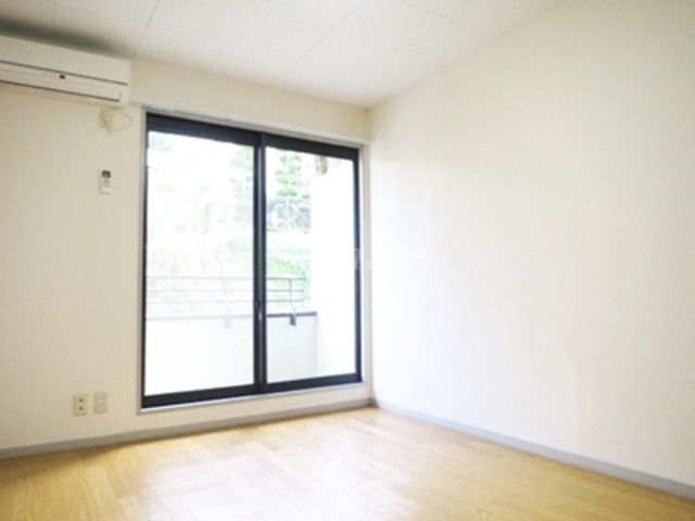 Ｒハイムの洋室|洋室6帖です☆