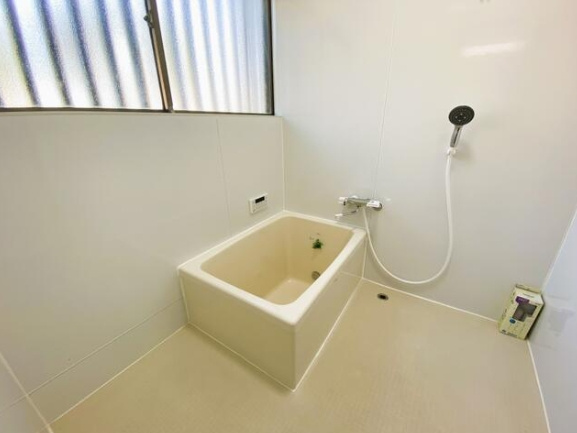 茂原市三ヶ谷　中古戸建の浴室|内装リフォーム済み令和7年7月 5LDK 3台可 システムキッチン新品 敷地約88坪