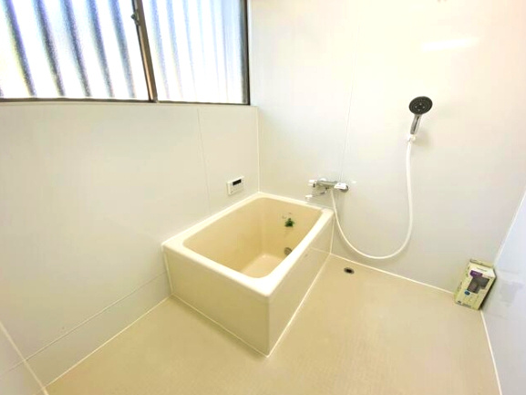 茂原市三ヶ谷　中古戸建の浴室|内装リフォーム済み令和7年7月 5LDK 3台可 システムキッチン新品 敷地約88坪