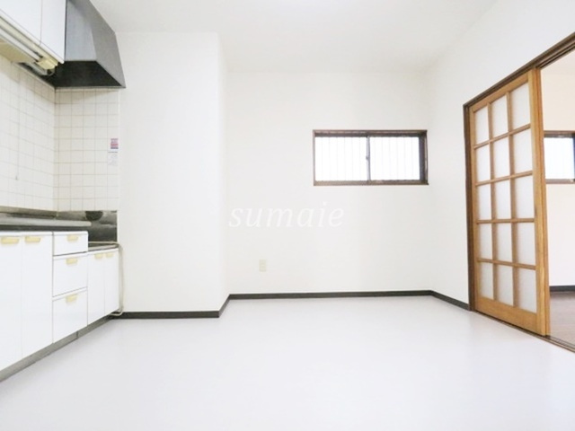 ハイツキンコウⅡのキッチン|リビング10帖です☆