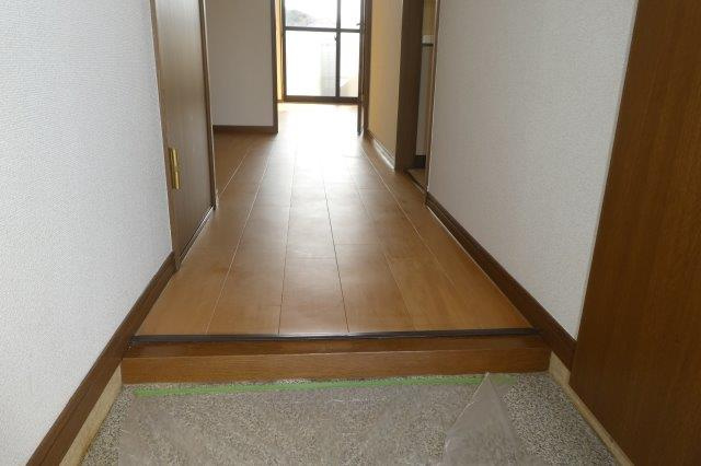 ディメイン小池の玄関