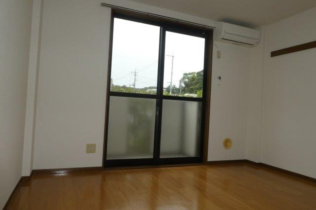 ディメイン小池の居間・リビング