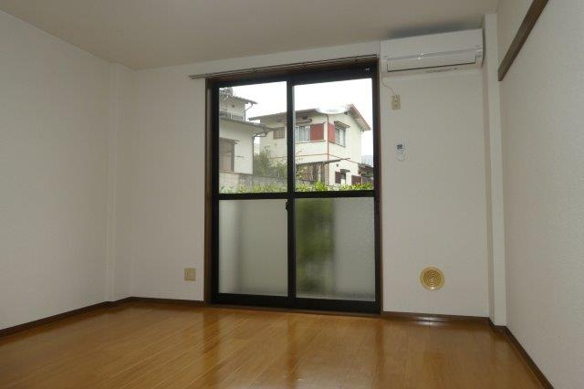 ディメイン小池の居間・リビング|洋室