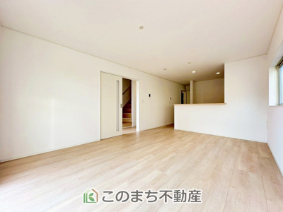 【居間・リビング】 | CRADLEGARDEN宇都宮市今泉町第5　2号棟 | 時間のゆとりと空間、暖かな陽光がもたらす光と風を独占してください。新しい暮らしが始まります。
