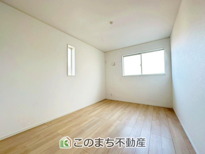 【洋室】 | CRADLEGARDEN宇都宮市今泉町第5　2号棟 | 大切なプライベート空間は、趣味に合わせて使って頂けるようシンプルに仕上げてあります。
