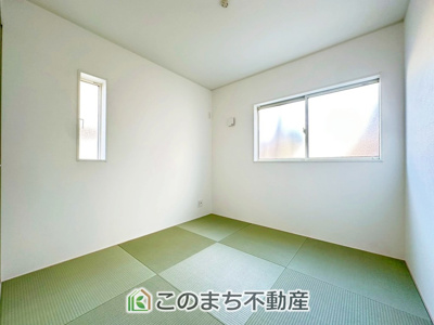 【和室】 | CRADLEGARDEN宇都宮市今泉町第5　2号棟 | お子様のお昼寝にも便利な和室です。大きな窓から暖かな日差しが差し込みます♪
