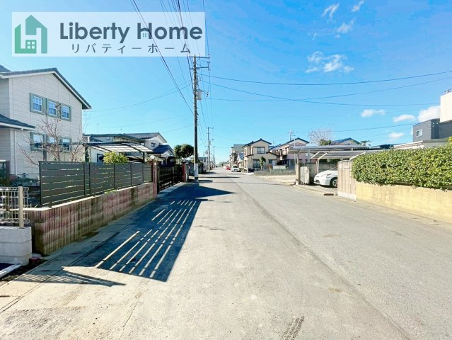 取手市宮和田14期　新築戸建　1号棟の前面道路含む現地写真