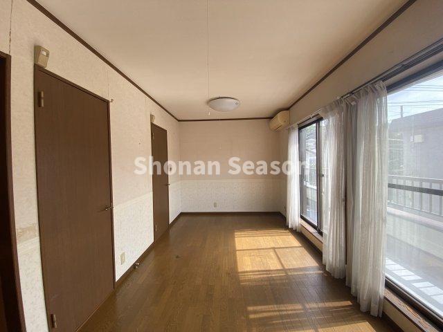 【洋室】 | 2階9帖の洋室は、ライフスタイルに合わせて間取りチェンジ可能です♪