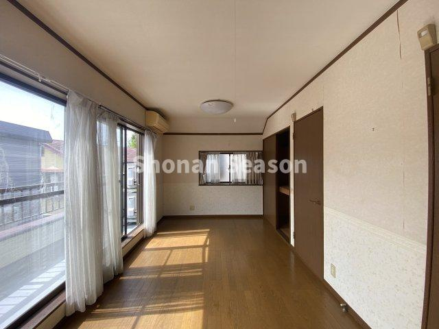 【洋室】 | お掃除楽々なのはもちろん、インテリアの選択肢も広がりますよ♪