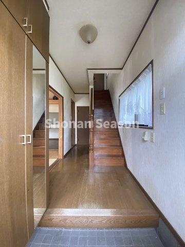 【玄関】 | シューズBOXはミラー付！身だしなみチェックが叶います♪