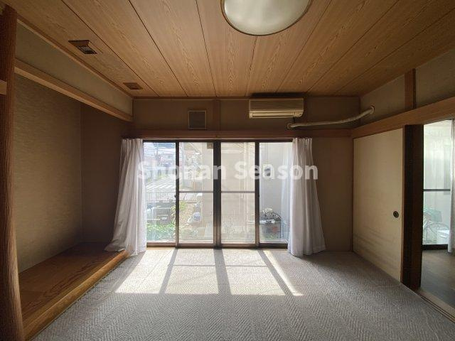 【和室】 | リビング繋がりの和室の間仕切りを開放すれば、一体利用も可能です♪