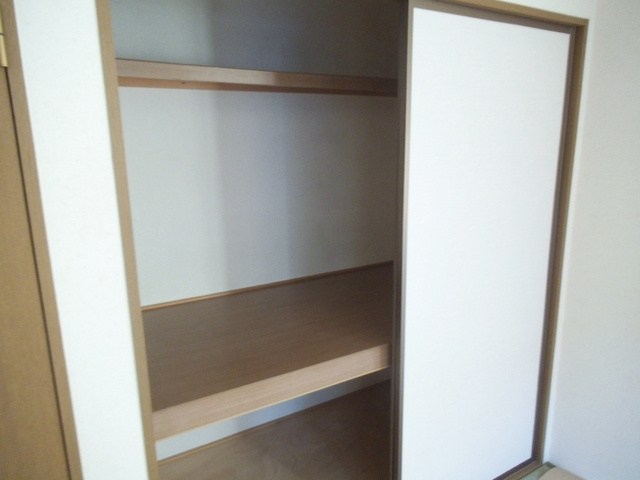 ラフィーネの収納|押入れタイプの収納です☆