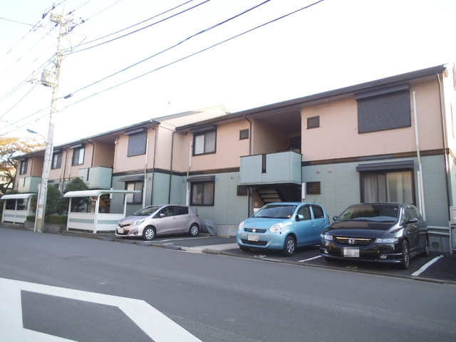 ラフィーネの駐車場|敷地内駐車場です♪