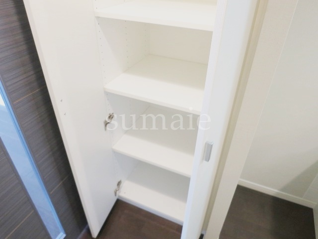 エスティメゾン赤羽の玄関|玄関にある収納です！