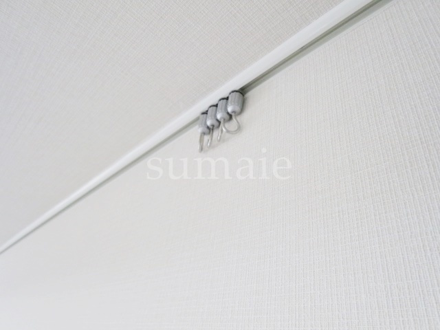 エスティメゾン赤羽の設備|物掛けリビングの壁面にあります！