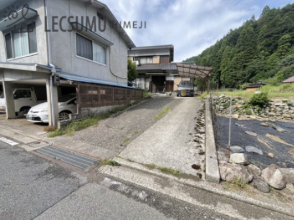 姫路市夢前町山之内/中古戸建の前面道路含む現地写真