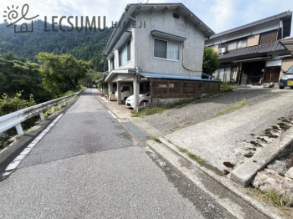 姫路市夢前町山之内/中古戸建の前面道路含む現地写真