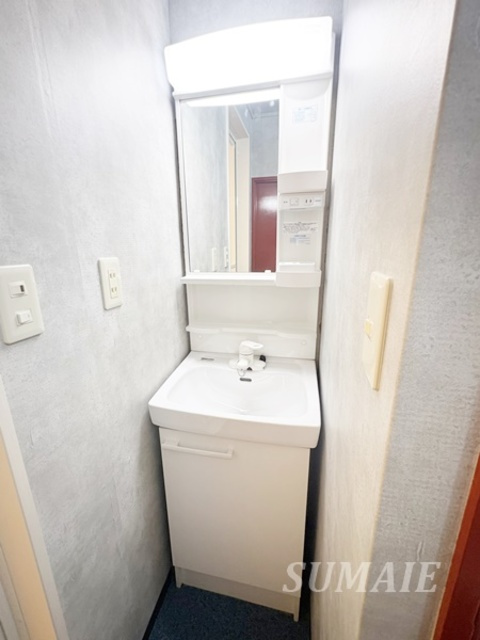 リバーサイドシティの洗面所|嬉しい独立洗面台です☆