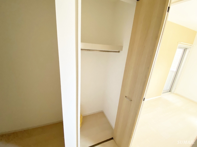 メルディア東大宮Ⅲの収納|上部まで収納できるクローゼット！