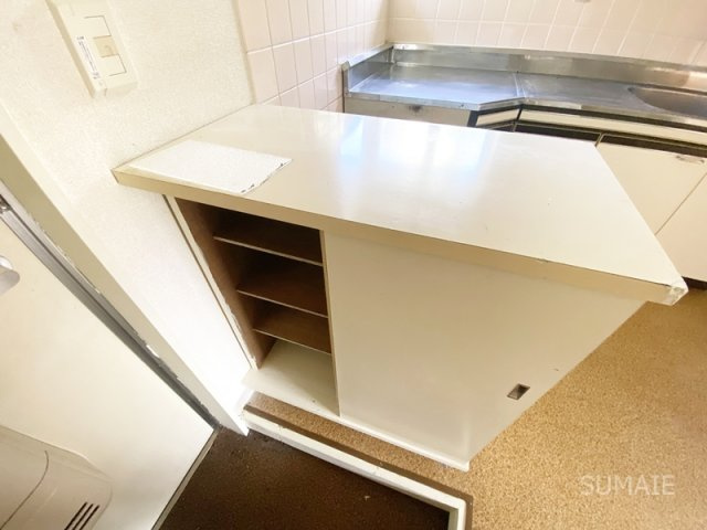 パルハウス東新井の玄関|シューズボックスあります！