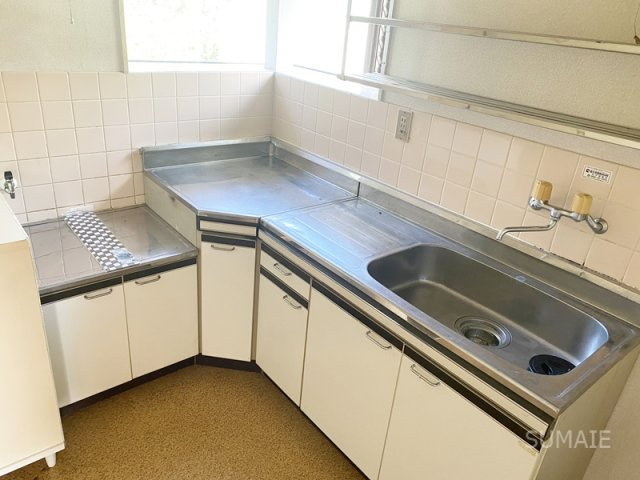 パルハウス東新井のキッチン|ガスコンロ設置可能！作業スペースも広々☆